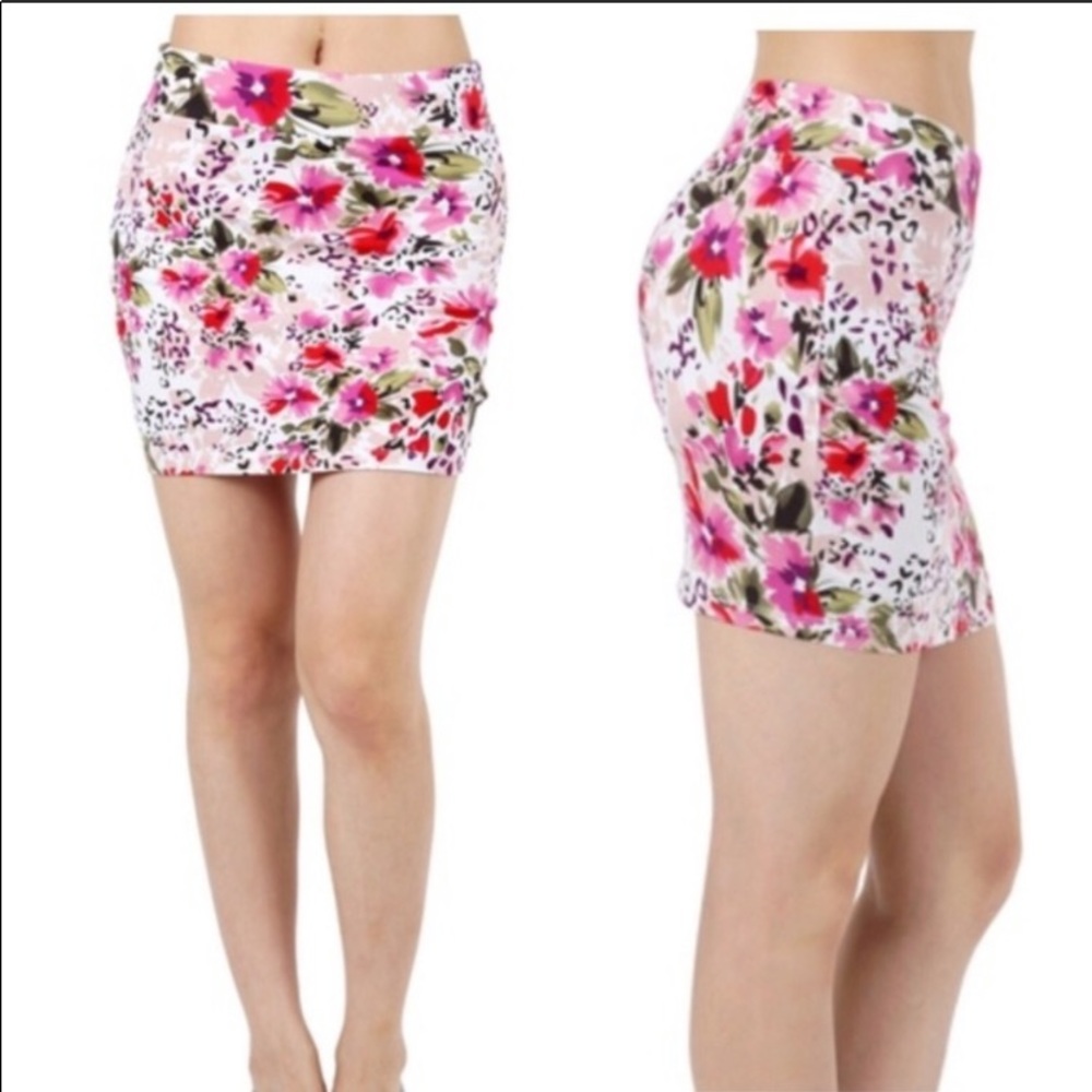 Cotton floral print mini skirt